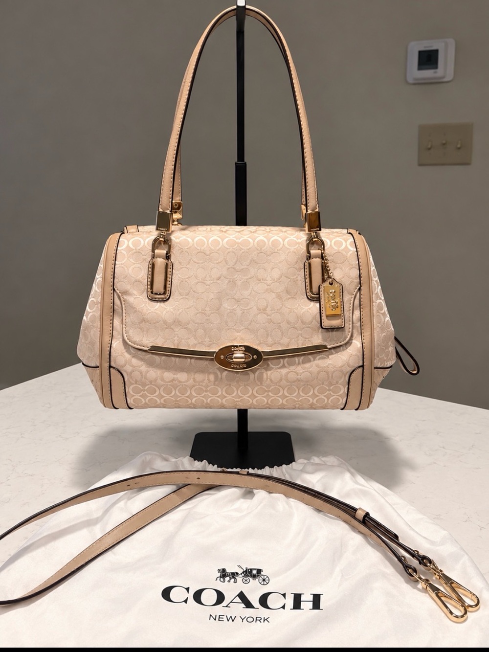 COACH Madison Turnlock 2way Handbag Elegant Signature Gold Hardware Finish ✨